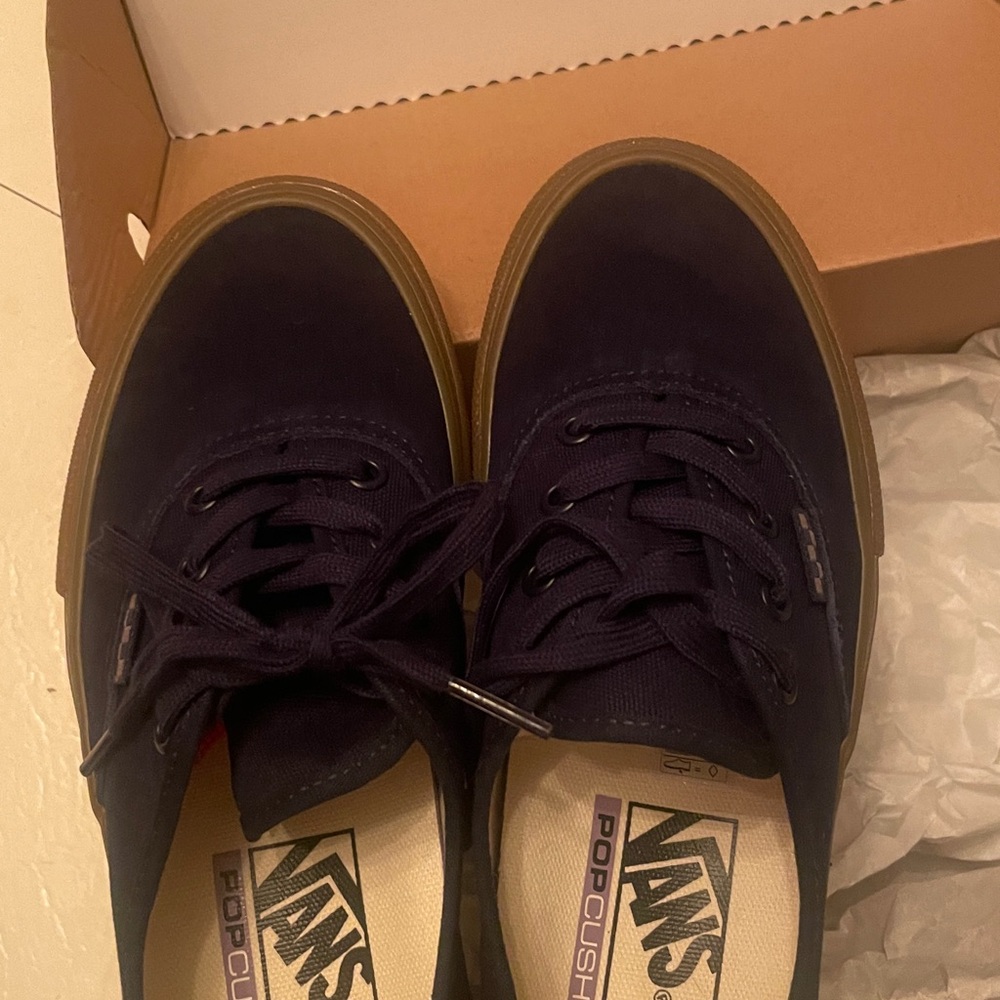 Vans - Picture 2 of 4